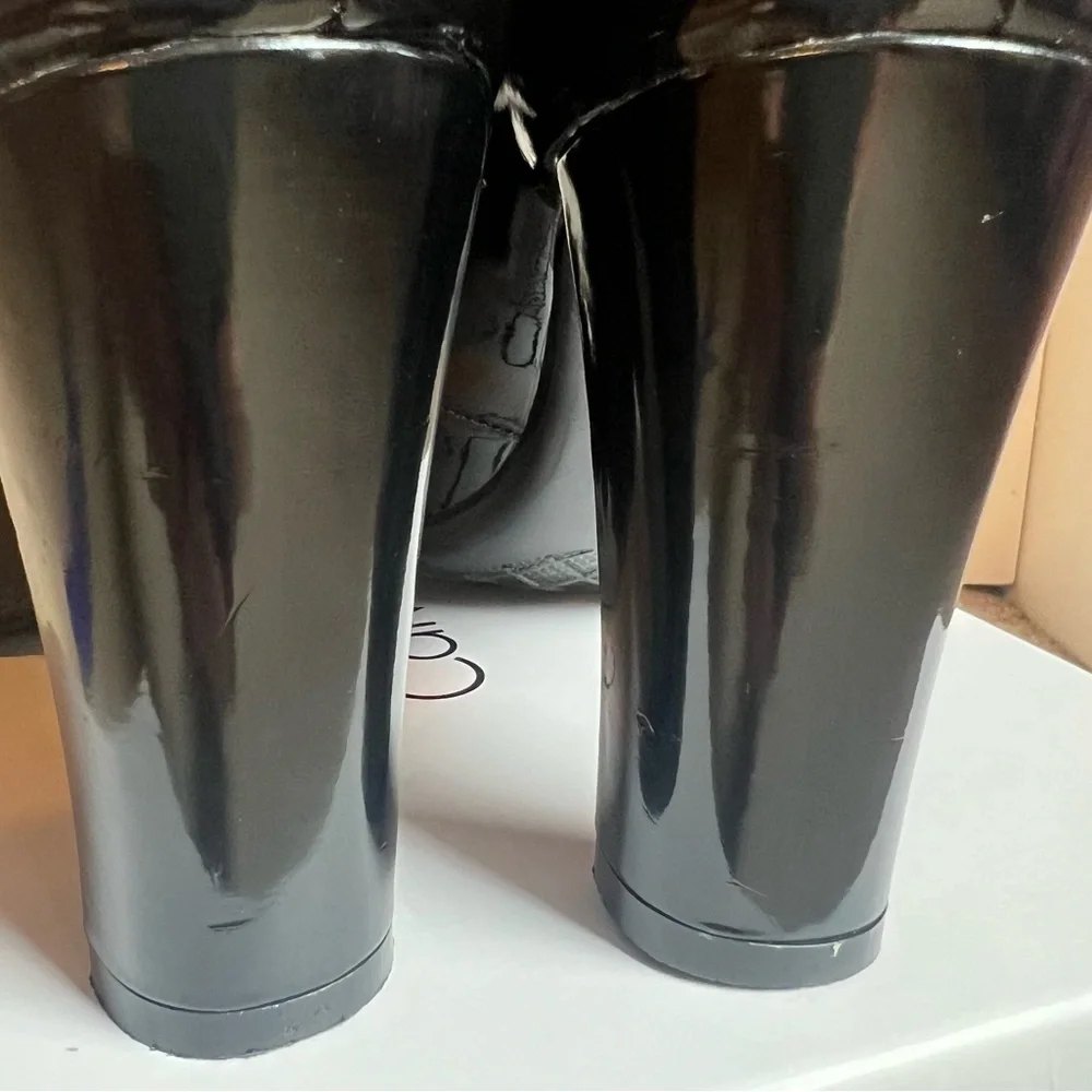 Calvin Klein Chunky Patent 4” Heels “Olive” - Picture 5 of 8